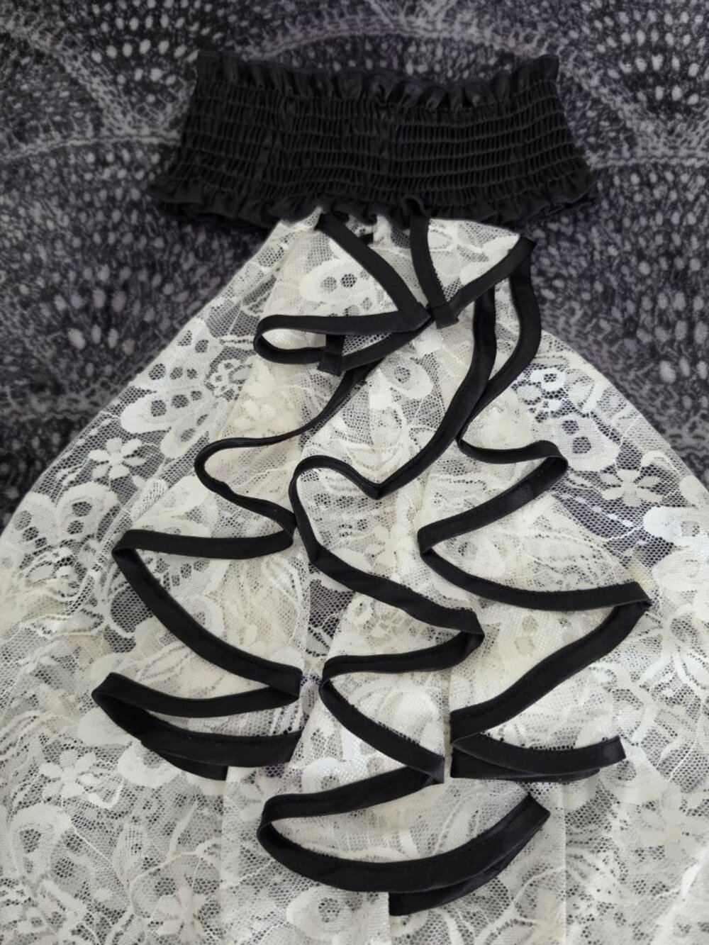 TRAC White Lace Halter High Neck Blouse Black Ruffle Accent S/Chico - Picture 8 of 12